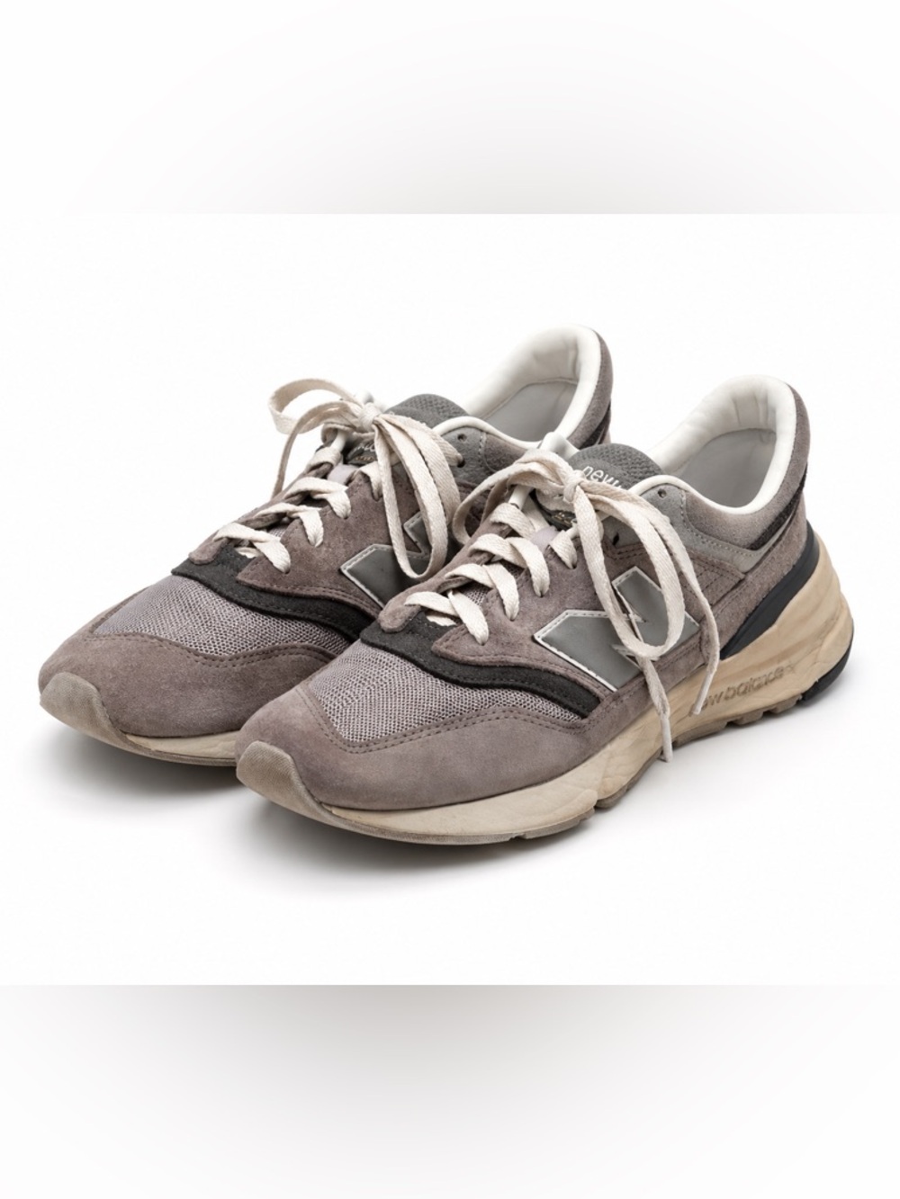 New Balance Men's 997R Gray Suede Mesh Sneakers - Used Excellent Condition & Box